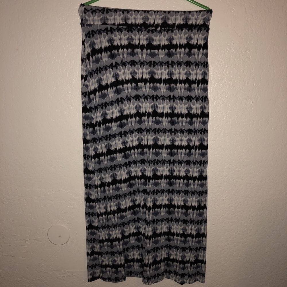 Adorable long skirt!!